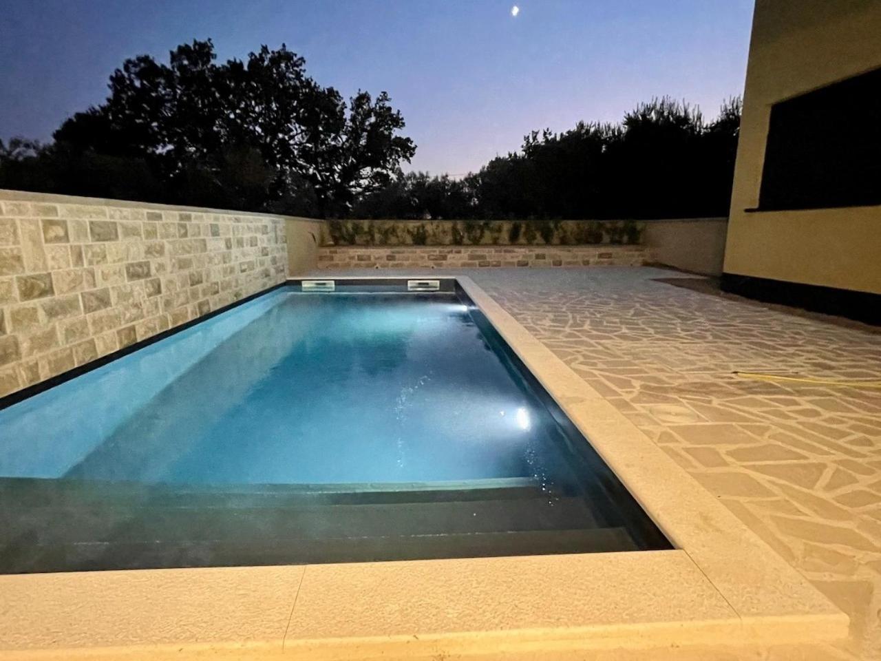 Ferienwohnung Mit Beheiztem Pool, 60 M Vom Strand Maslenica Exteriér fotografie